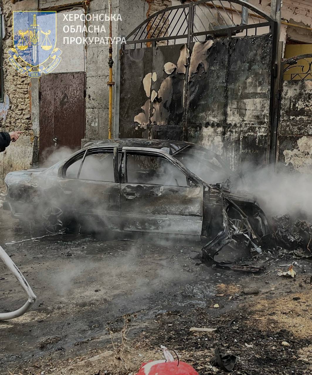 Russian troops launch attack on Kherson, four people killed